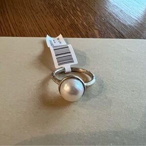 Elegant Silver Ring with White Pearl